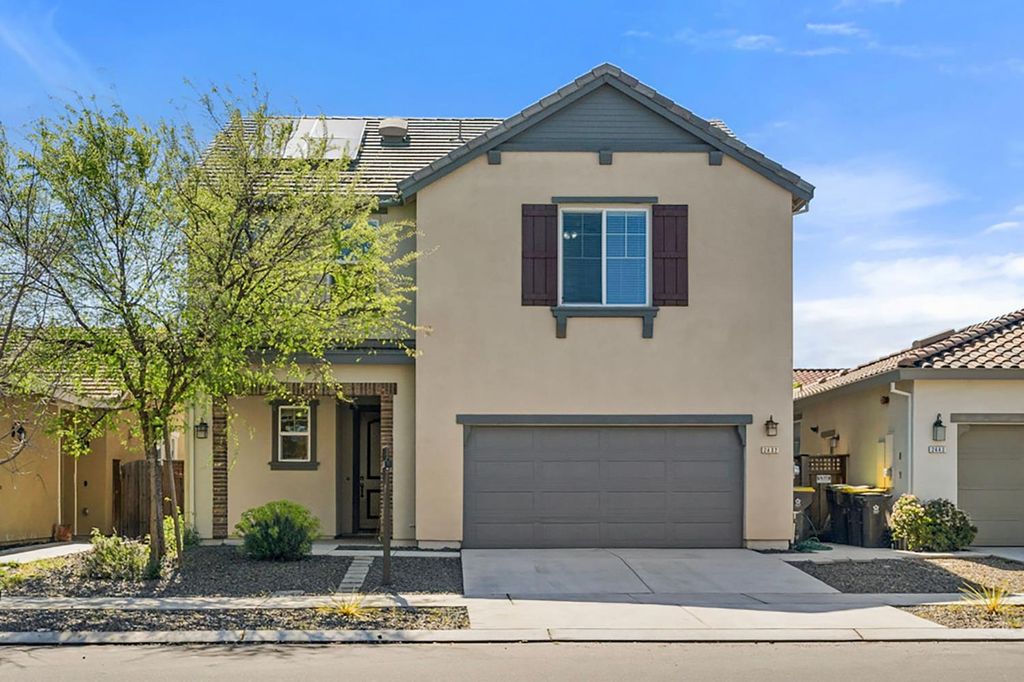 2432 Middlebury Dr, Lathrop, CA 95330