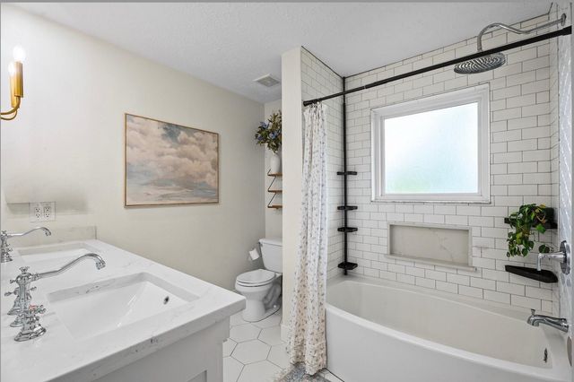15118 Torry Pines Road, Houston, TX 77062