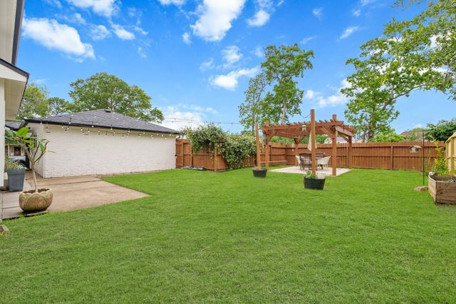 15118 Torry Pines Road, Houston, TX 77062