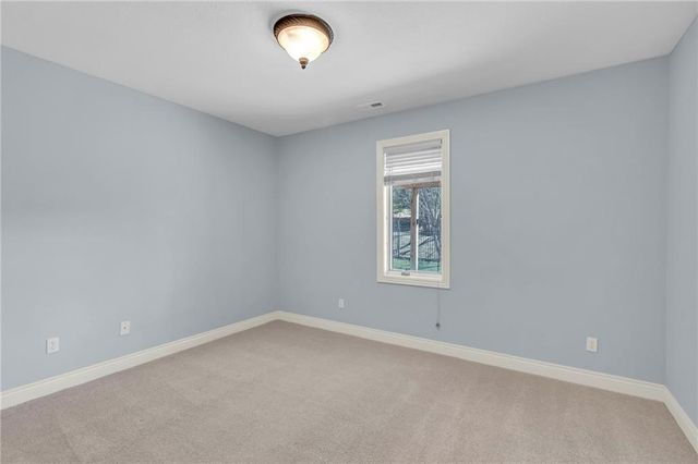 9411 NE 91st Terrace, Kansas City, MO 64157