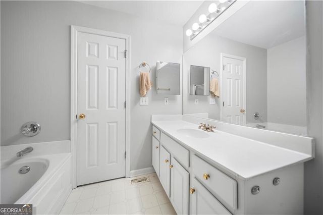 156 Stoneforest Drive, Woodstock, GA 30189