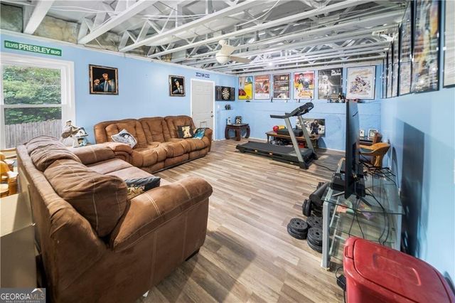156 Stoneforest Drive, Woodstock, GA 30189