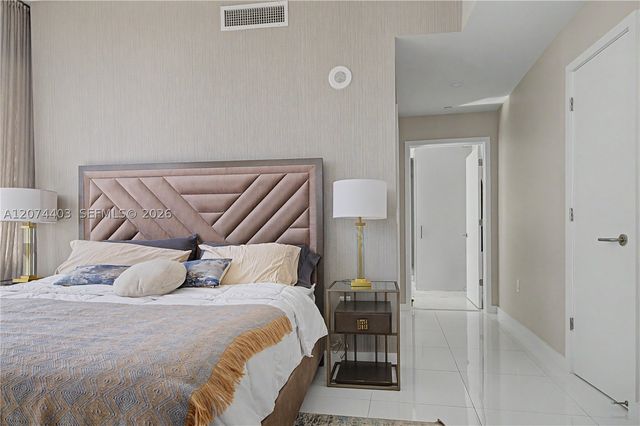 851 NE 1st Ave 3301, Miami, FL 33132