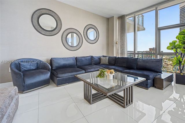 851 NE 1st Ave 3301, Miami, FL 33132