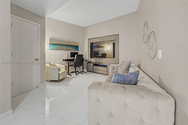 851 NE 1st Ave 3301, Miami, FL 33132