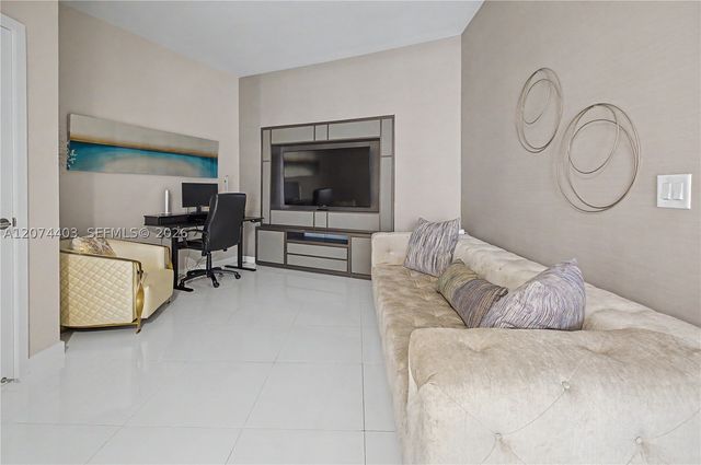 851 NE 1st Ave 3301, Miami, FL 33132