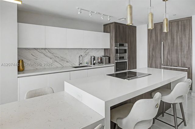 851 NE 1st Ave 3301, Miami, FL 33132