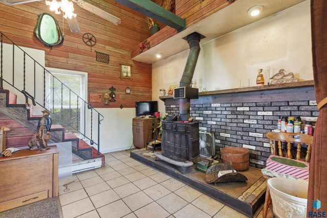 25595 414th Ave Avenue, Mitchell, SD 57301