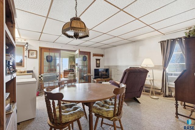 25595 414th Ave Avenue, Mitchell, SD 57301