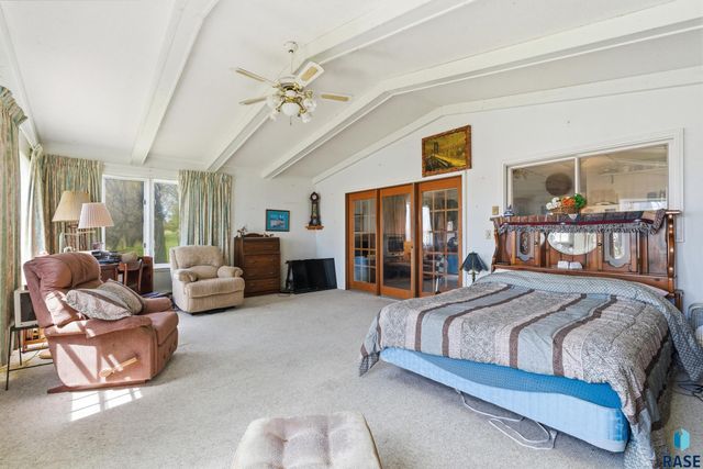25595 414th Ave Avenue, Mitchell, SD 57301