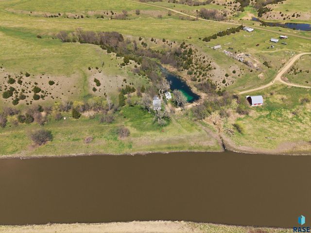 25595 414th Ave Avenue, Mitchell, SD 57301