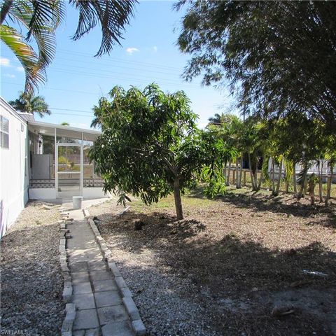 5923 Bomar LN, Bokeelia, FL 33922