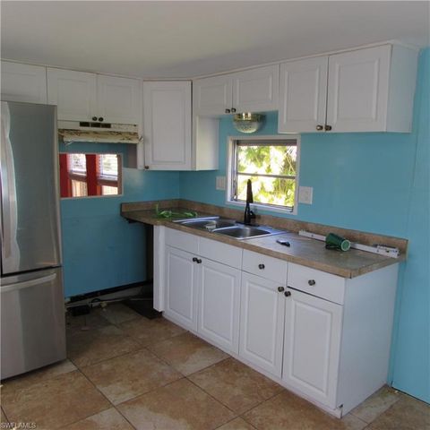 5923 Bomar LN, Bokeelia, FL 33922