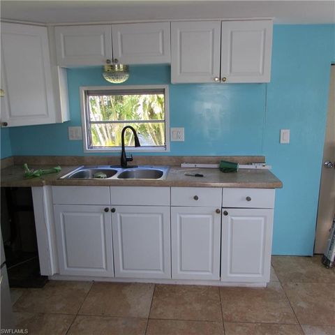 5923 Bomar LN, Bokeelia, FL 33922