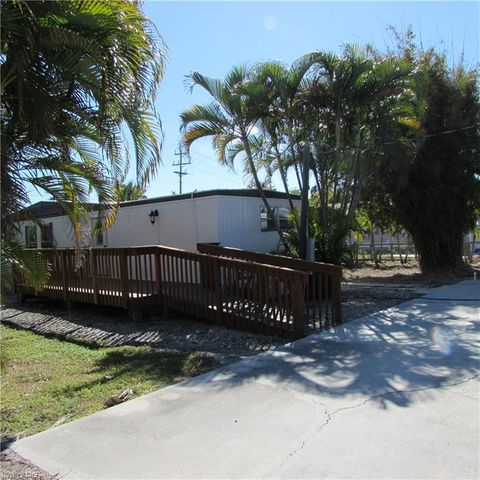 5923 Bomar LN, Bokeelia, FL 33922