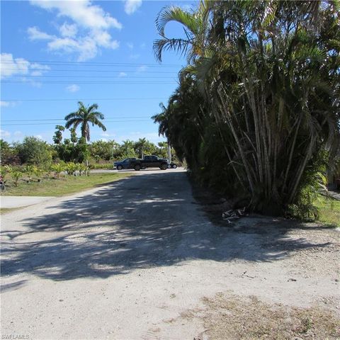 5923 Bomar LN, Bokeelia, FL 33922