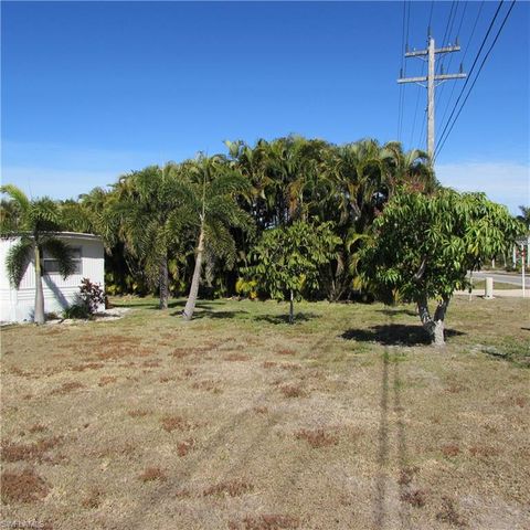 5923 Bomar LN, Bokeelia, FL 33922