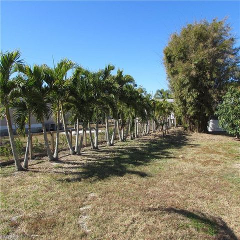 5923 Bomar LN, Bokeelia, FL 33922