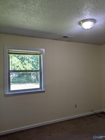14021 Wyandotte Drive, Huntsville, AL 35803
