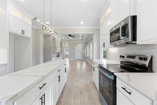 420 E Ball Street, Tom Bean, TX 75491