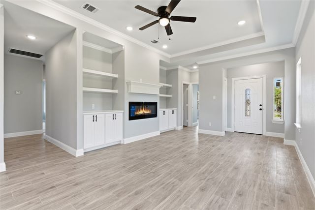 420 E Ball Street, Tom Bean, TX 75491