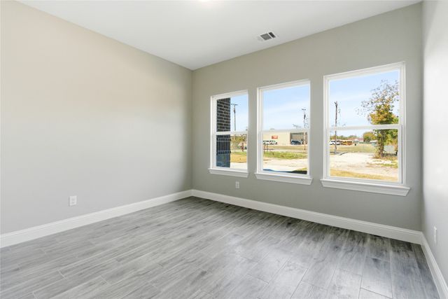 420 E Ball Street, Tom Bean, TX 75491