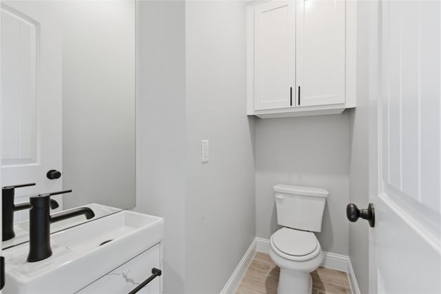 420 E Ball Street, Tom Bean, TX 75491