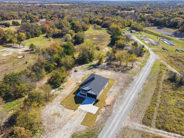 420 E Ball Street, Tom Bean, TX 75491