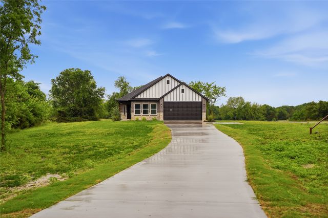 420 E Ball Street, Tom Bean, TX 75491