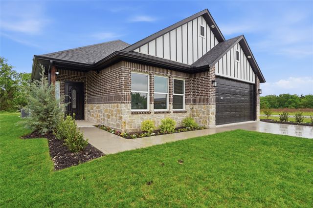 420 E Ball Street, Tom Bean, TX 75491