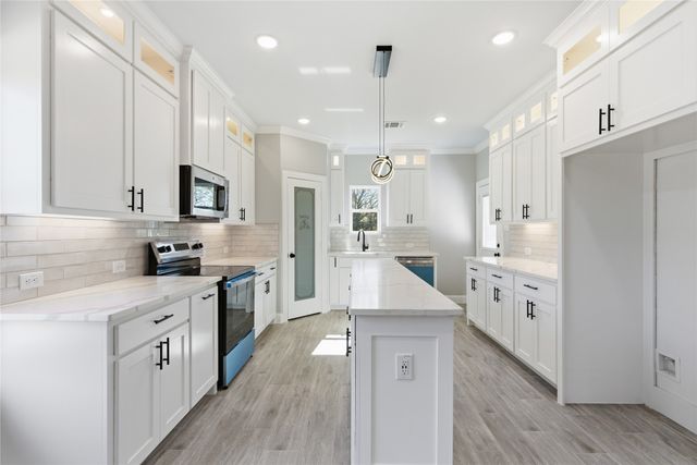 420 E Ball Street, Tom Bean, TX 75491