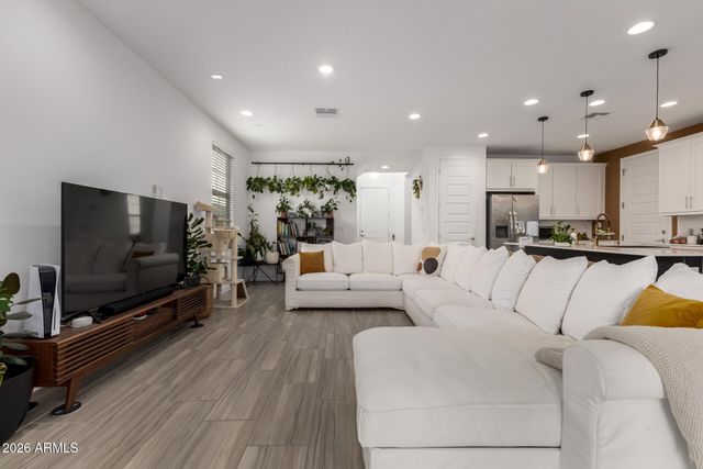 9916 E TEXAS Avenue, Mesa, AZ 85212