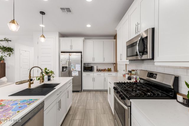 9916 E TEXAS Avenue, Mesa, AZ 85212