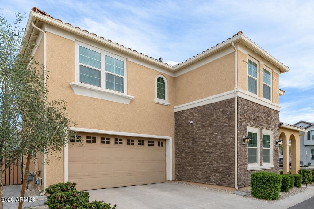 9916 E TEXAS Avenue, Mesa, AZ 85212