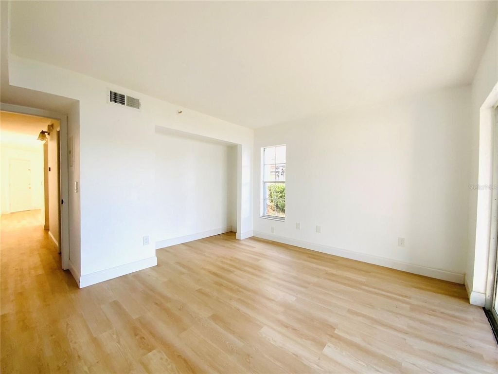 Image 14 of property listing at 7200 E BANK DRIVE, Tampa, FL 33617