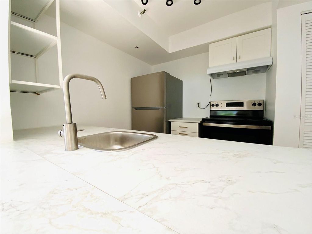 Image 9 of property listing at 7200 E BANK DRIVE, Tampa, FL 33617