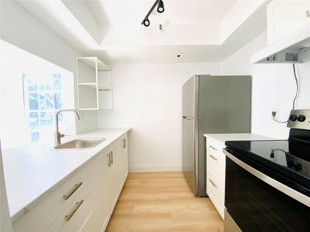 Image 10 of property listing at 7200 E BANK DRIVE, Tampa, FL 33617