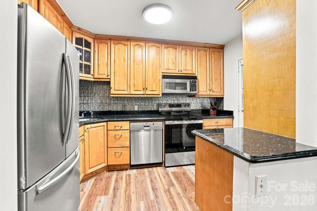 200 N Laurel Avenue 15B, Charlotte, NC 28207