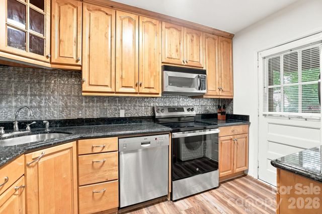 200 N Laurel Avenue 15B, Charlotte, NC 28207