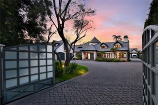 13157 Chandler Boulevard, Sherman Oaks, CA 91401
