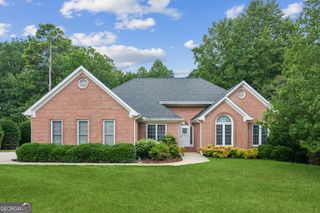 6365 CHESTNUT Pkwy, Flowery Branch, GA 30542