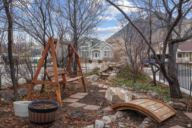 3957 W HONEY LOCUST LN, Cedar Hills, UT 84062