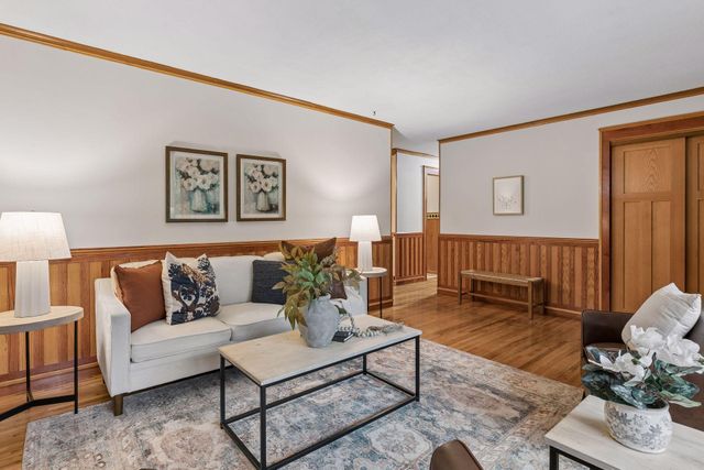 18910 Harrogate Drive, Eden Prairie, MN 55346