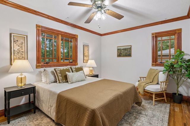 18910 Harrogate Drive, Eden Prairie, MN 55346