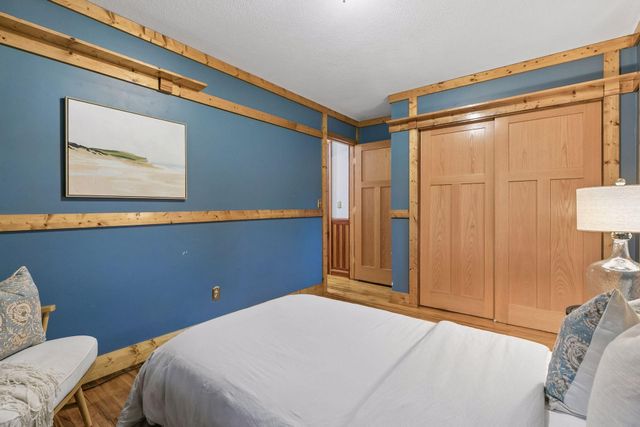 18910 Harrogate Drive, Eden Prairie, MN 55346