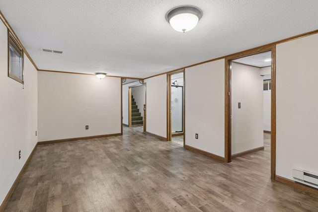 18910 Harrogate Drive, Eden Prairie, MN 55346