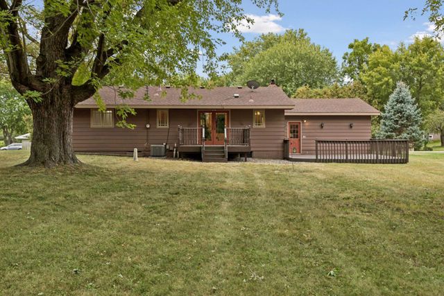 18910 Harrogate Drive, Eden Prairie, MN 55346