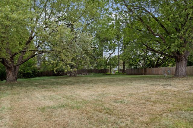 18910 Harrogate Drive, Eden Prairie, MN 55346
