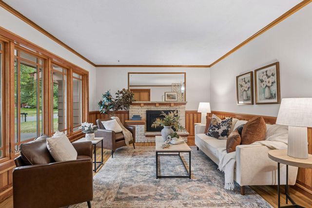 18910 Harrogate Drive, Eden Prairie, MN 55346