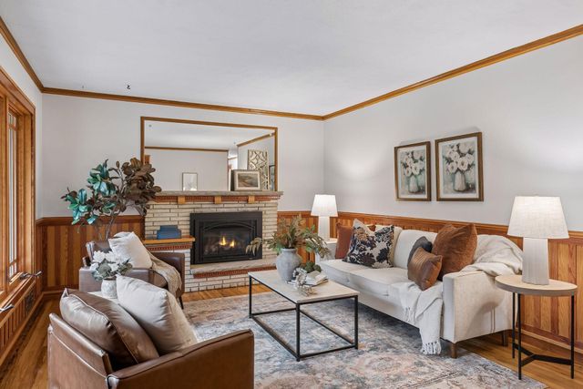 18910 Harrogate Drive, Eden Prairie, MN 55346
